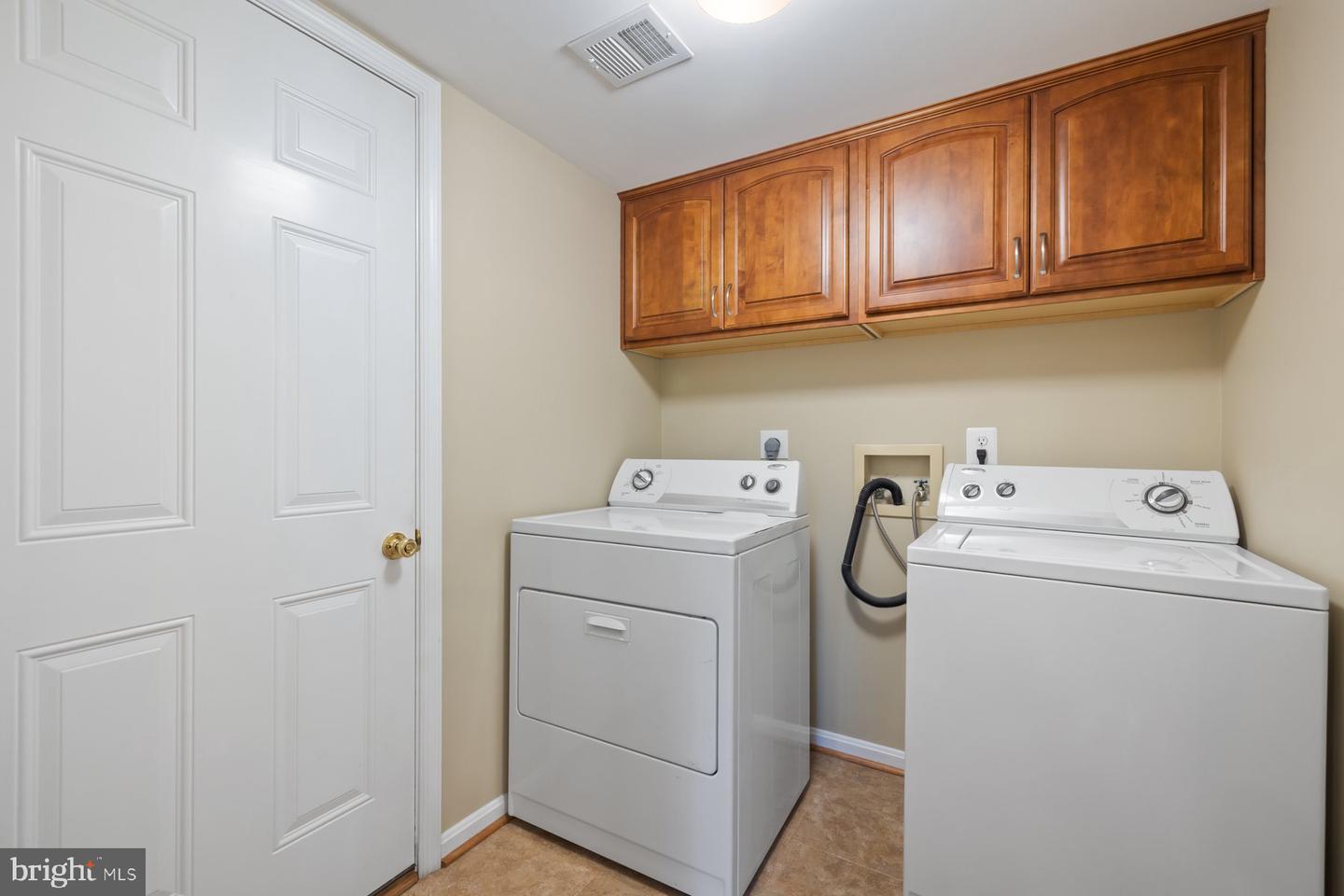 7733 HUNTSMAN BLVD, SPRINGFIELD, Virginia 22153, 5 Bedrooms Bedrooms, ,3 BathroomsBathrooms,Residential,For sale,7733 HUNTSMAN BLVD,VAFX2227924 MLS # VAFX2227924