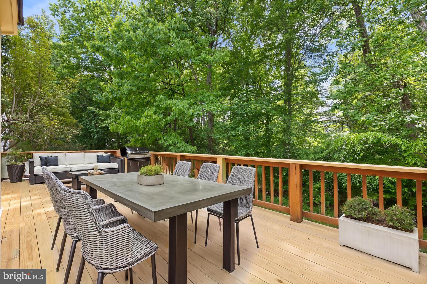 7733 HUNTSMAN BLVD, SPRINGFIELD, Virginia 22153, 5 Bedrooms Bedrooms, ,3 BathroomsBathrooms,Residential,For sale,7733 HUNTSMAN BLVD,VAFX2227924 MLS # VAFX2227924