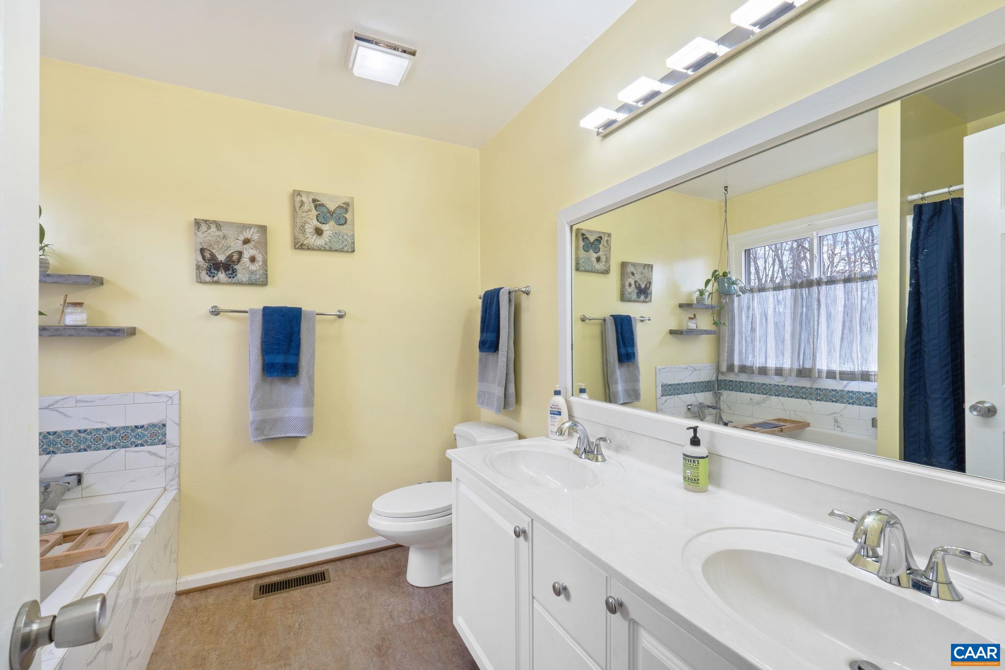 137 JEFFERSON DR, LAKE MONTICELLO, Virginia 22963, 3 Bedrooms Bedrooms, ,2 BathroomsBathrooms,Residential,137 JEFFERSON DR,660230 MLS # 660230