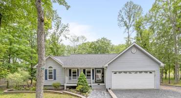 137 JEFFERSON DR, LAKE MONTICELLO, Virginia 22963, 3 Bedrooms Bedrooms, ,2 BathroomsBathrooms,Residential,137 JEFFERSON DR,660230 MLS # 660230