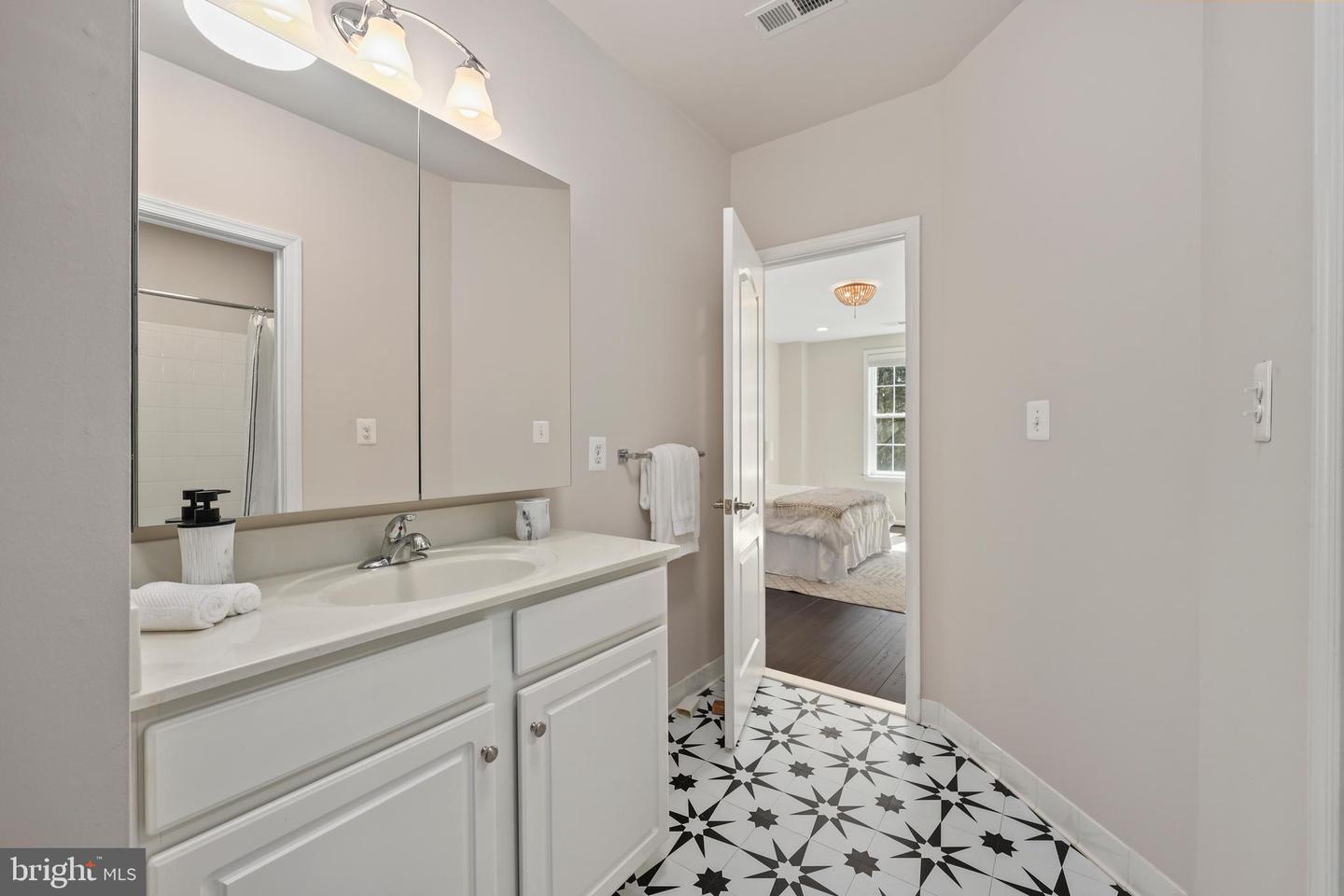 41525 GOSHEN RIDGE PL, ALDIE, Virginia 20105, 5 Bedrooms Bedrooms, ,5 BathroomsBathrooms,Residential,For sale,41525 GOSHEN RIDGE PL,VALO2091898 MLS # VALO2091898