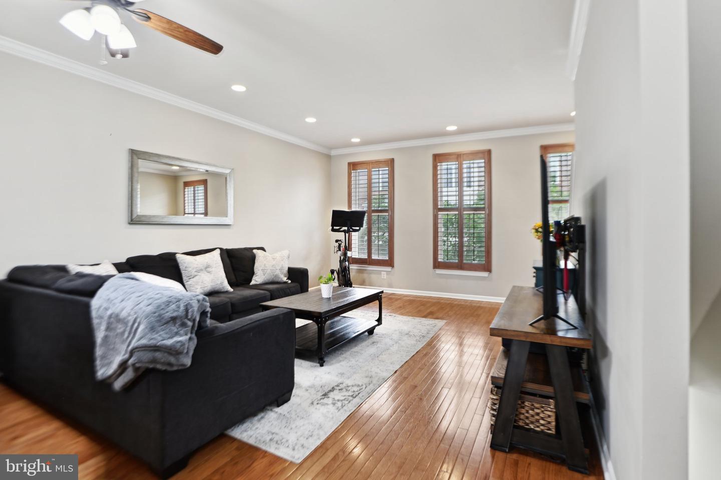 25149 SHULTZ TER, CHANTILLY, Virginia 20152, 3 Bedrooms Bedrooms, ,3 BathroomsBathrooms,Residential,For sale,25149 SHULTZ TER,VALO2092024 MLS # VALO2092024