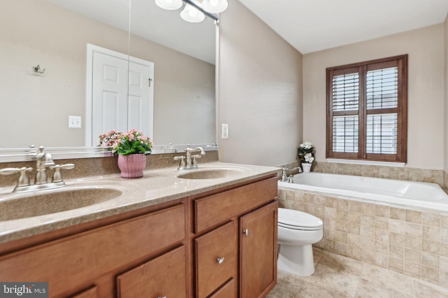 25149 SHULTZ TER, CHANTILLY, Virginia 20152, 3 Bedrooms Bedrooms, ,3 BathroomsBathrooms,Residential,For sale,25149 SHULTZ TER,VALO2092024 MLS # VALO2092024