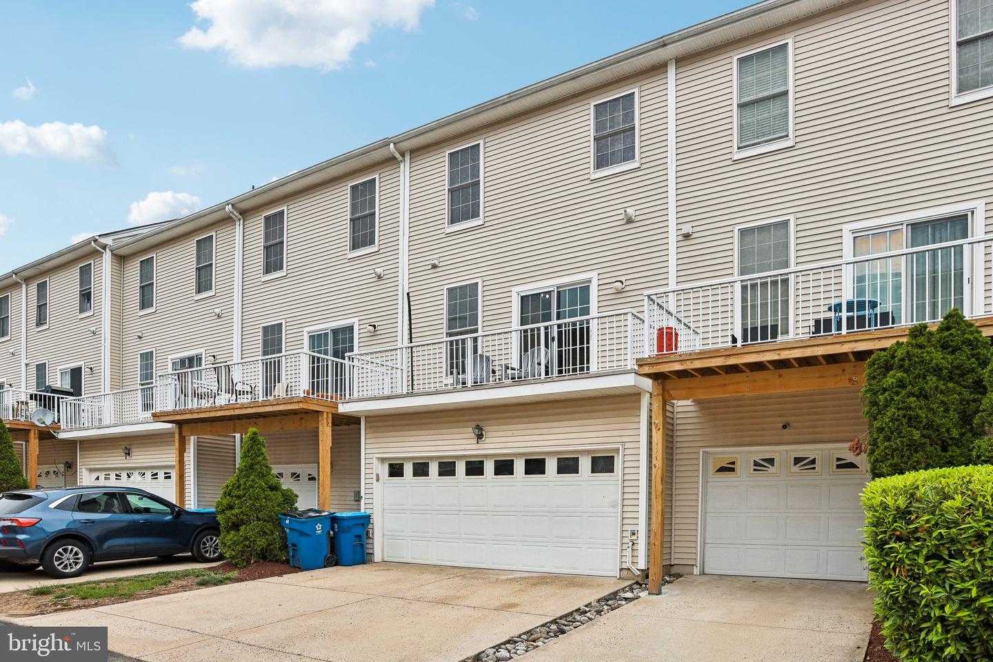 25149 SHULTZ TER, CHANTILLY, Virginia 20152, 3 Bedrooms Bedrooms, ,3 BathroomsBathrooms,Residential,For sale,25149 SHULTZ TER,VALO2092024 MLS # VALO2092024
