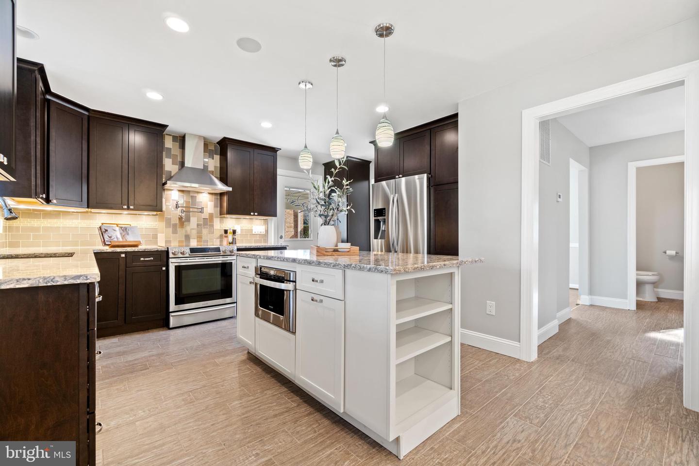 6908 LAMP POST LN, ALEXANDRIA, Virginia 22306, 4 Bedrooms Bedrooms, ,2 BathroomsBathrooms,Residential,For sale,6908 LAMP POST LN,VAFX2229994 MLS # VAFX2229994