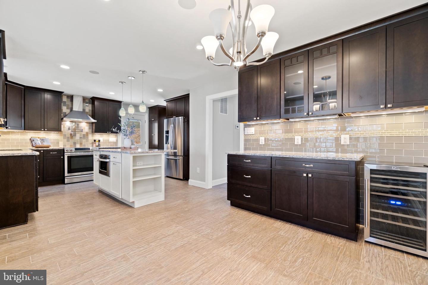 6908 LAMP POST LN, ALEXANDRIA, Virginia 22306, 4 Bedrooms Bedrooms, ,2 BathroomsBathrooms,Residential,For sale,6908 LAMP POST LN,VAFX2229994 MLS # VAFX2229994