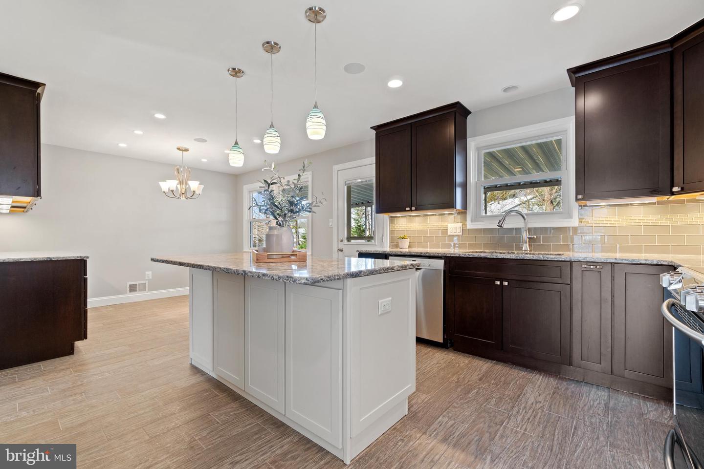 6908 LAMP POST LN, ALEXANDRIA, Virginia 22306, 4 Bedrooms Bedrooms, ,2 BathroomsBathrooms,Residential,For sale,6908 LAMP POST LN,VAFX2229994 MLS # VAFX2229994