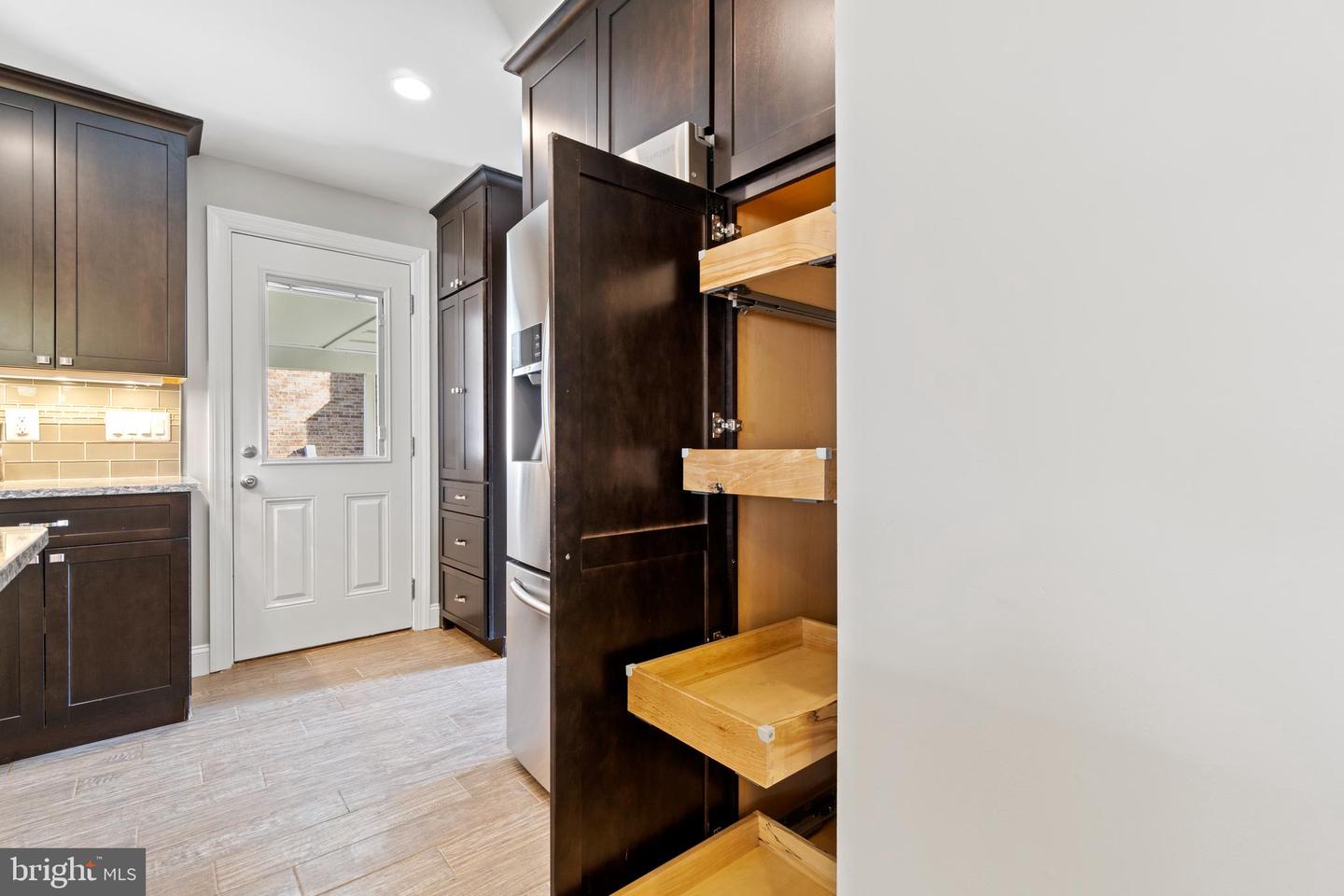6908 LAMP POST LN, ALEXANDRIA, Virginia 22306, 4 Bedrooms Bedrooms, ,2 BathroomsBathrooms,Residential,For sale,6908 LAMP POST LN,VAFX2229994 MLS # VAFX2229994