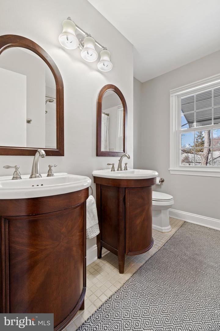 6908 LAMP POST LN, ALEXANDRIA, Virginia 22306, 4 Bedrooms Bedrooms, ,2 BathroomsBathrooms,Residential,For sale,6908 LAMP POST LN,VAFX2229994 MLS # VAFX2229994