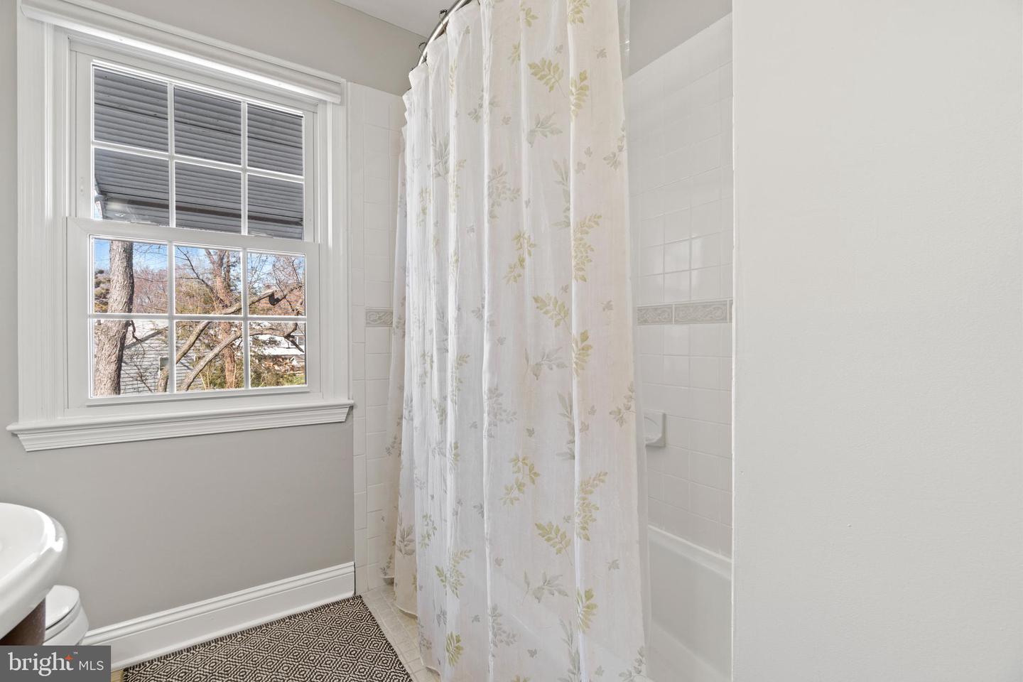 6908 LAMP POST LN, ALEXANDRIA, Virginia 22306, 4 Bedrooms Bedrooms, ,2 BathroomsBathrooms,Residential,For sale,6908 LAMP POST LN,VAFX2229994 MLS # VAFX2229994