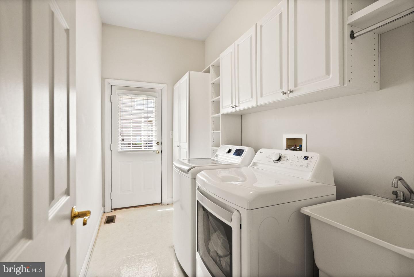43005 RUNNING RIDGE WAY, LEESBURG, Virginia 20176, 5 Bedrooms Bedrooms, ,4 BathroomsBathrooms,Residential,For sale,43005 RUNNING RIDGE WAY,VALO2092866 MLS # VALO2092866