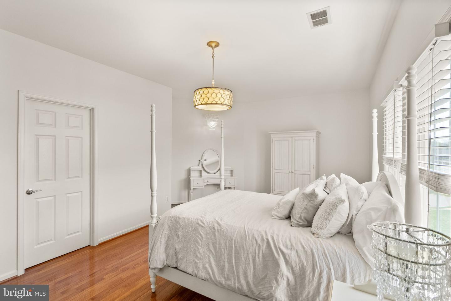 43005 RUNNING RIDGE WAY, LEESBURG, Virginia 20176, 5 Bedrooms Bedrooms, ,4 BathroomsBathrooms,Residential,For sale,43005 RUNNING RIDGE WAY,VALO2092866 MLS # VALO2092866