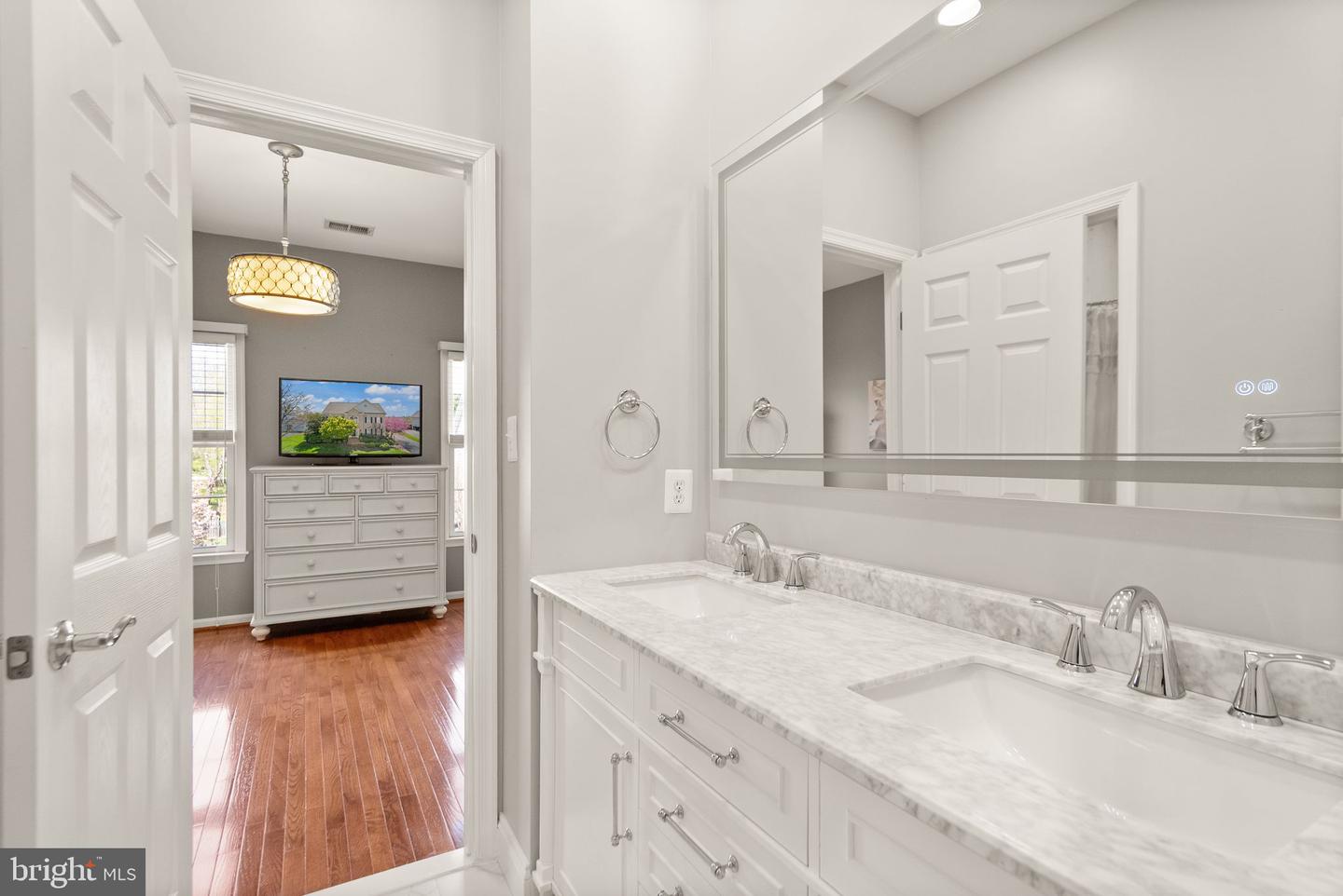 43005 RUNNING RIDGE WAY, LEESBURG, Virginia 20176, 5 Bedrooms Bedrooms, ,4 BathroomsBathrooms,Residential,For sale,43005 RUNNING RIDGE WAY,VALO2092866 MLS # VALO2092866