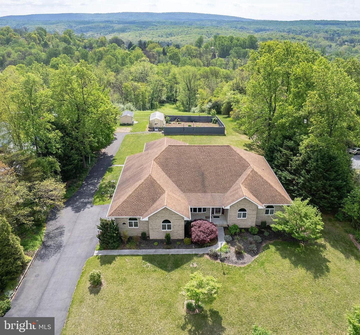237 ASPEN TRL, WINCHESTER, Virginia 22602, 3 Bedrooms Bedrooms, ,3 BathroomsBathrooms,Residential,For sale,237 ASPEN TRL,VAFV2033260 MLS # VAFV2033260