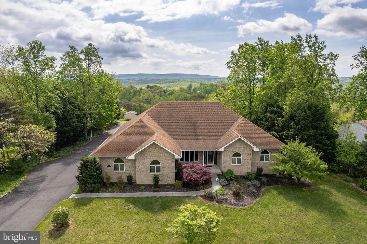 237 ASPEN TRL, WINCHESTER, Virginia 22602, 3 Bedrooms Bedrooms, ,3 BathroomsBathrooms,Residential,For sale,237 ASPEN TRL,VAFV2033260 MLS # VAFV2033260
