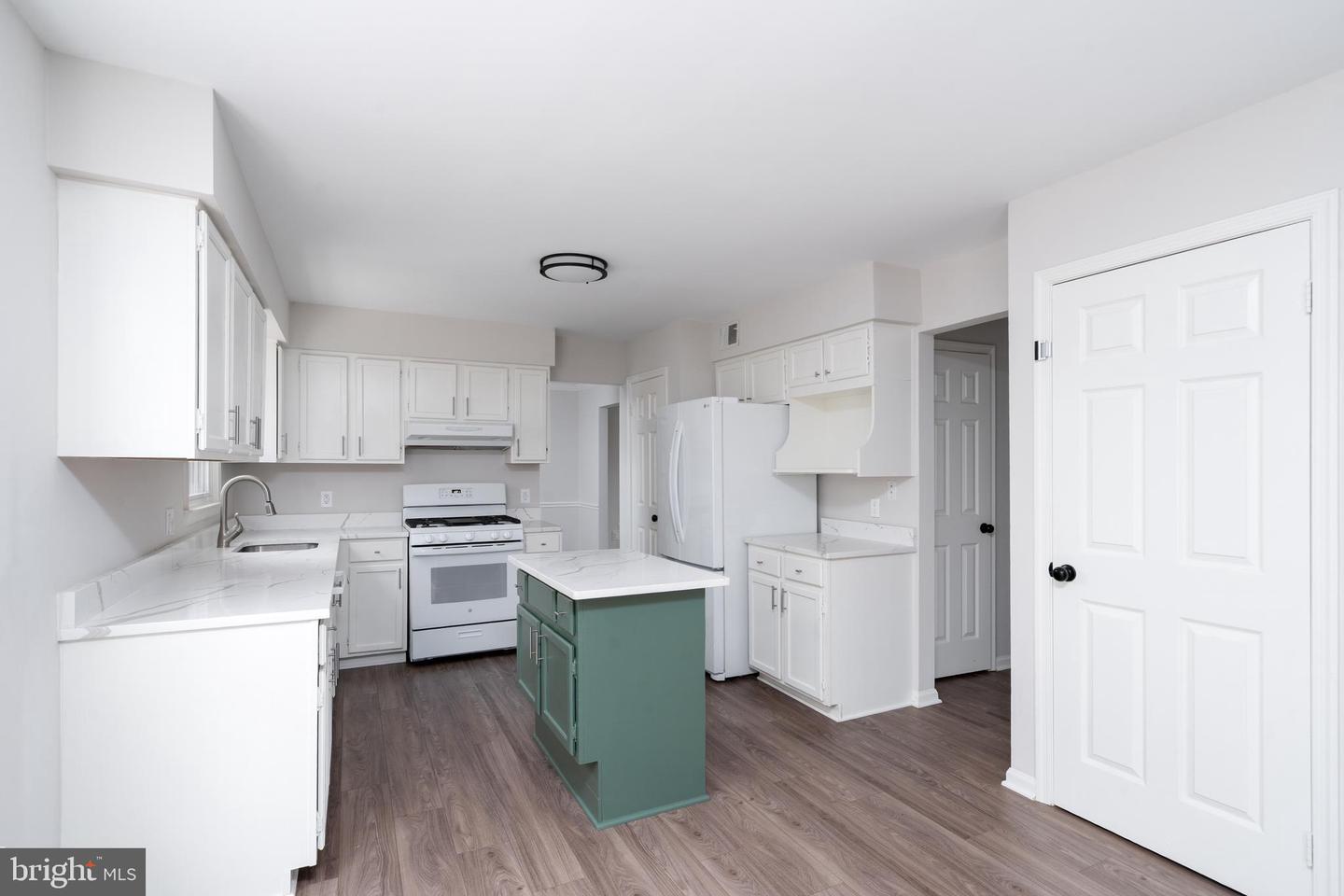 14414 COACHWAY DR, CENTREVILLE, Virginia 20120, 4 Bedrooms Bedrooms, ,2 BathroomsBathrooms,Residential,For sale,14414 COACHWAY DR,VAFX2233022 MLS # VAFX2233022