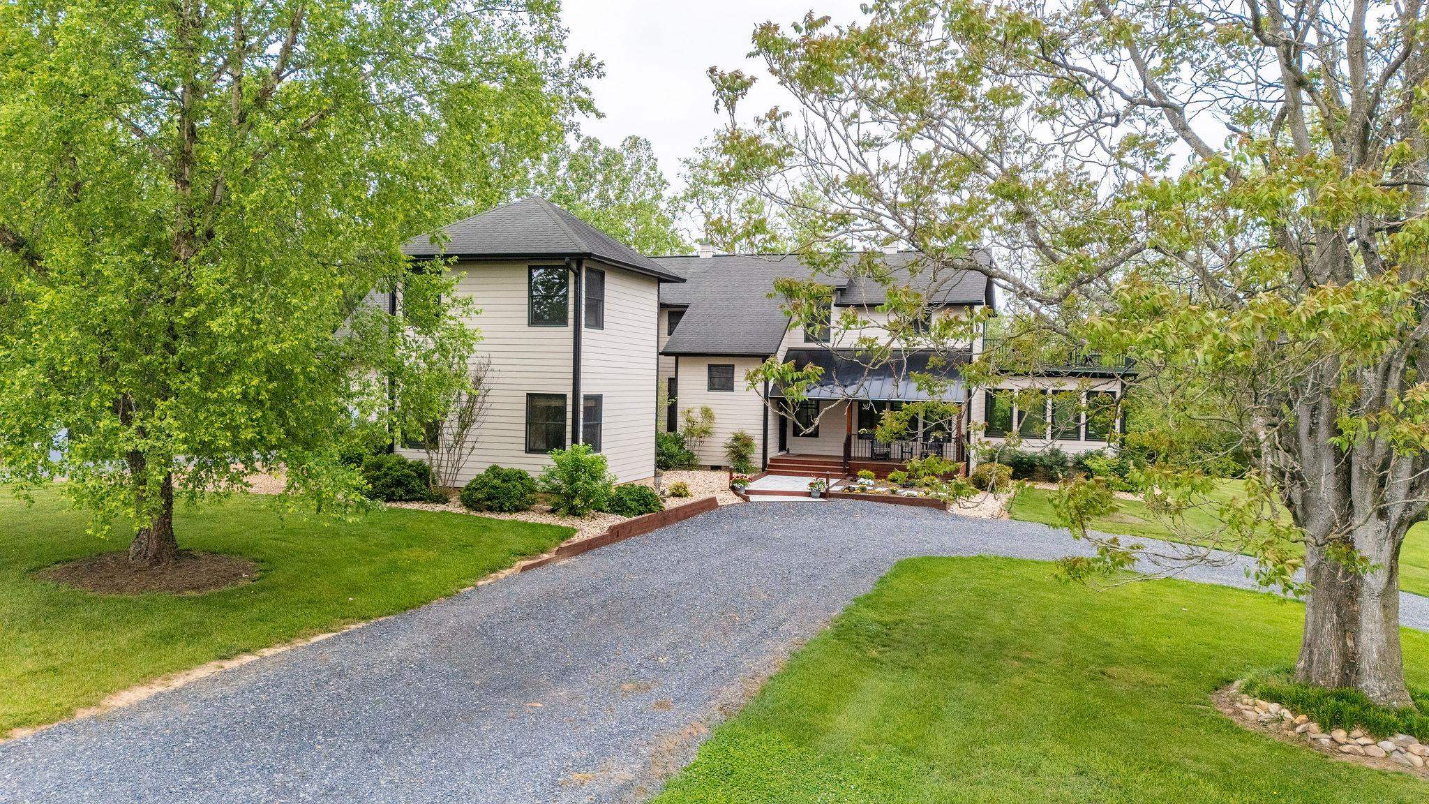 216 LEE ROY RD, GROTTOES, Virginia 24441, 3 Bedrooms Bedrooms, ,3 BathroomsBathrooms,Residential,Kingsfolde,216 LEE ROY RD,664496 MLS # 664496