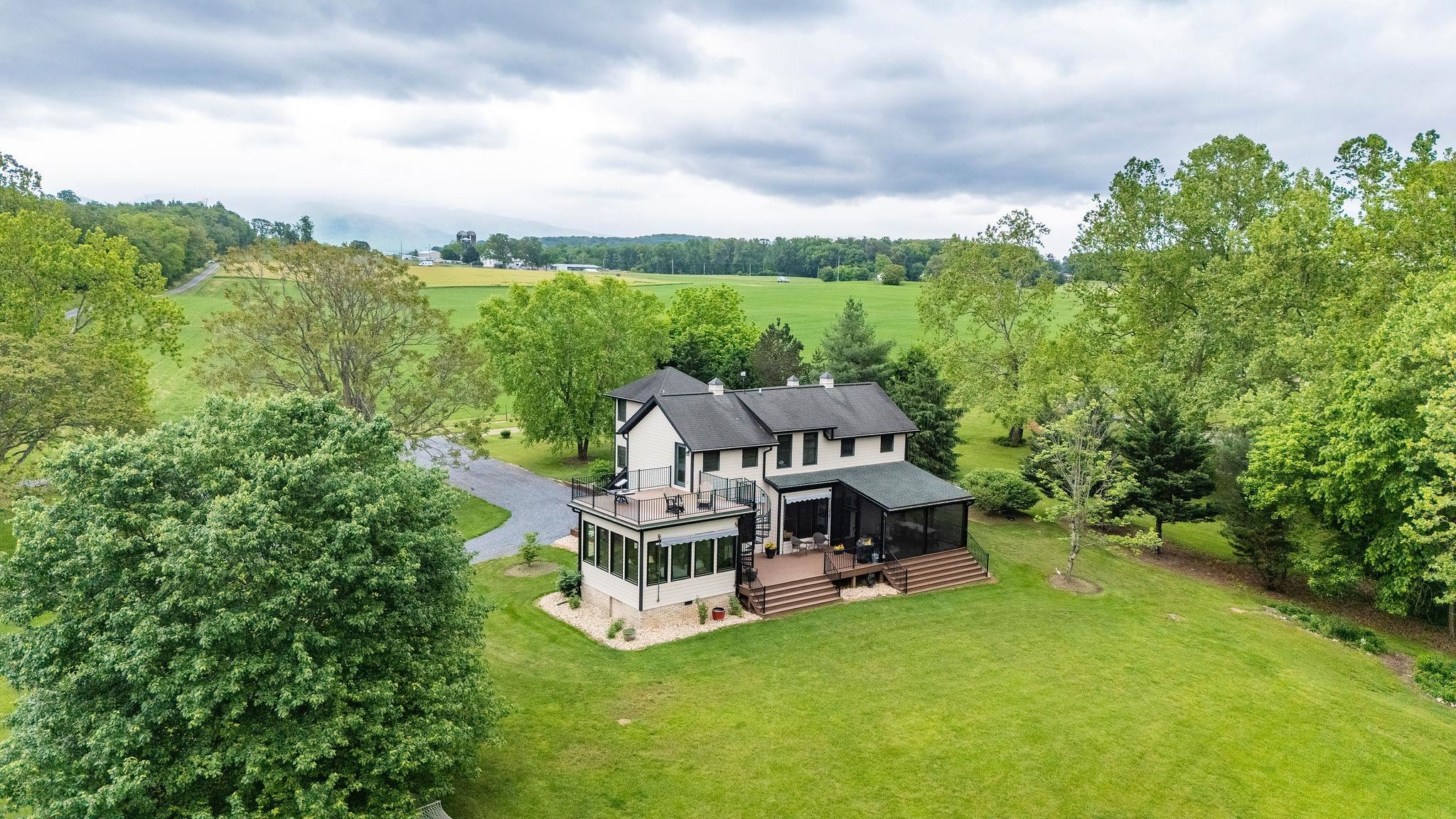 216 LEE ROY RD, GROTTOES, Virginia 24441, 3 Bedrooms Bedrooms, ,3 BathroomsBathrooms,Residential,Kingsfolde,216 LEE ROY RD,664496 MLS # 664496