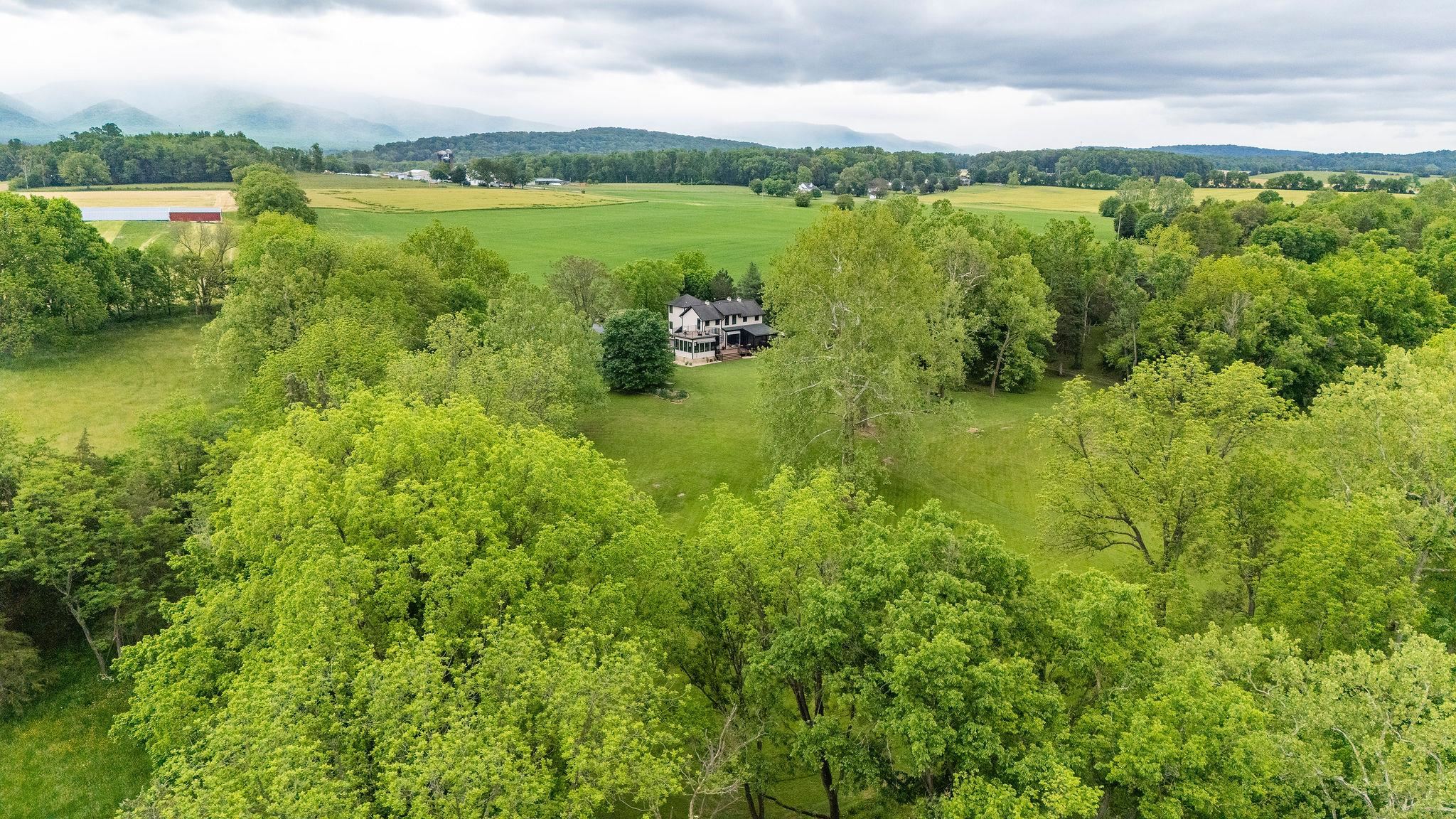 216 LEE ROY RD, GROTTOES, Virginia 24441, 3 Bedrooms Bedrooms, ,3 BathroomsBathrooms,Residential,Kingsfolde,216 LEE ROY RD,664496 MLS # 664496