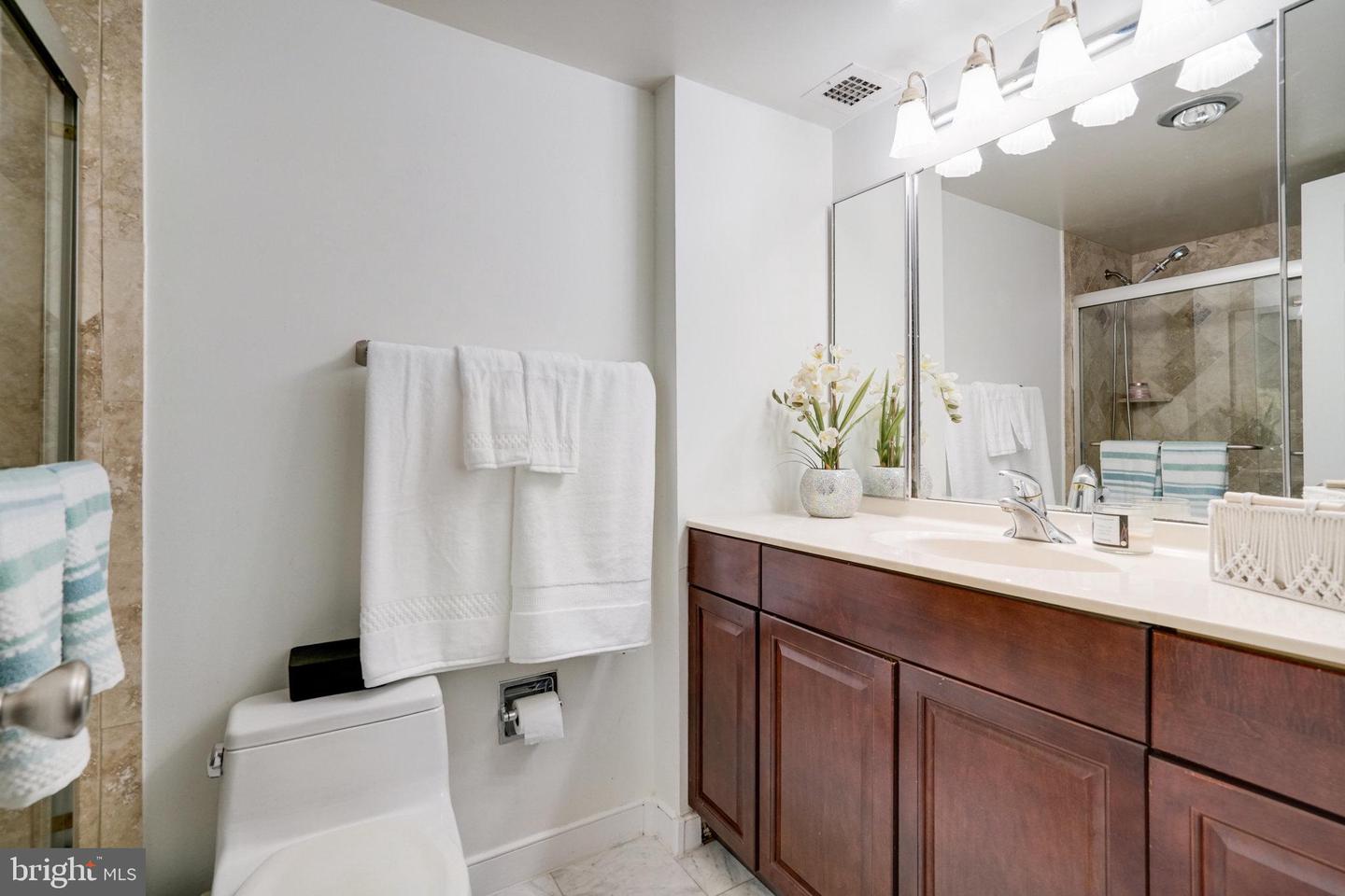 203 YOAKUM PKWY #1807, ALEXANDRIA, Virginia 22304, 2 Bedrooms Bedrooms, ,2 BathroomsBathrooms,Residential,For sale,203 YOAKUM PKWY #1807,VAAX2043990 MLS # VAAX2043990