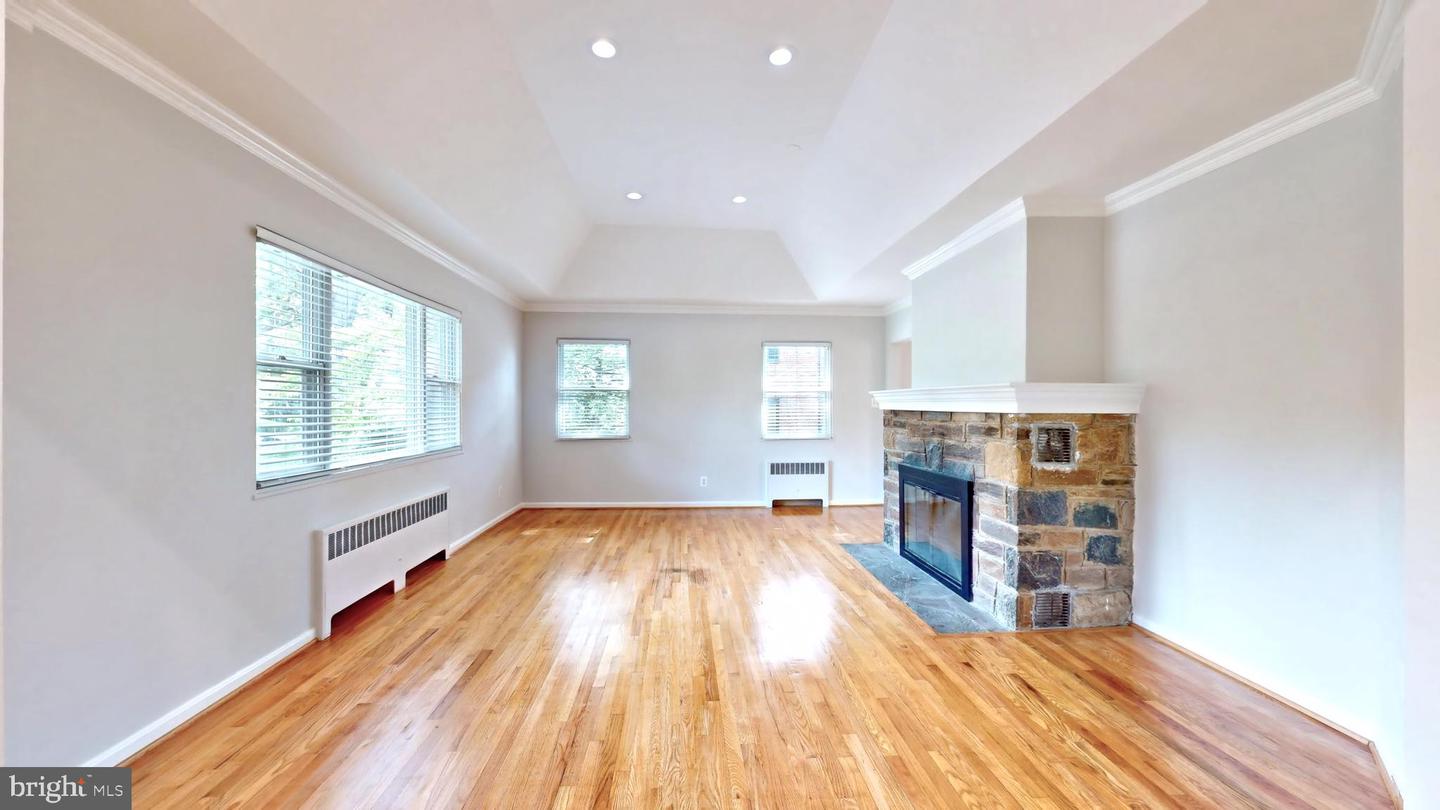 408 VIRGINIA AVE, ALEXANDRIA, Virginia 22302, 3 Bedrooms Bedrooms, ,3 BathroomsBathrooms,Residential,For sale,408 VIRGINIA AVE,VAAX2044040 MLS # VAAX2044040