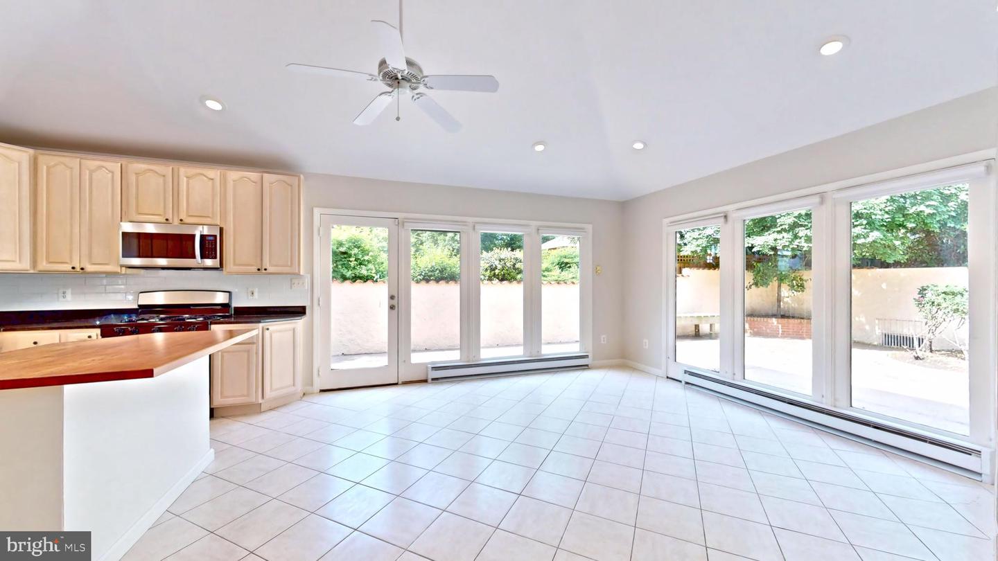 408 VIRGINIA AVE, ALEXANDRIA, Virginia 22302, 3 Bedrooms Bedrooms, ,3 BathroomsBathrooms,Residential,For sale,408 VIRGINIA AVE,VAAX2044040 MLS # VAAX2044040