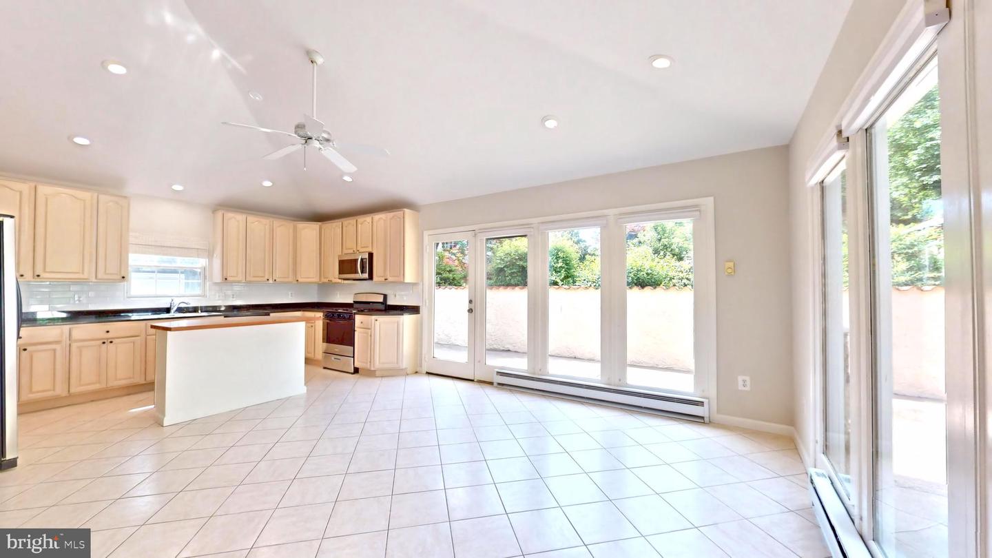 408 VIRGINIA AVE, ALEXANDRIA, Virginia 22302, 3 Bedrooms Bedrooms, ,3 BathroomsBathrooms,Residential,For sale,408 VIRGINIA AVE,VAAX2044040 MLS # VAAX2044040