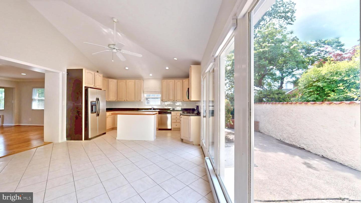408 VIRGINIA AVE, ALEXANDRIA, Virginia 22302, 3 Bedrooms Bedrooms, ,3 BathroomsBathrooms,Residential,For sale,408 VIRGINIA AVE,VAAX2044040 MLS # VAAX2044040