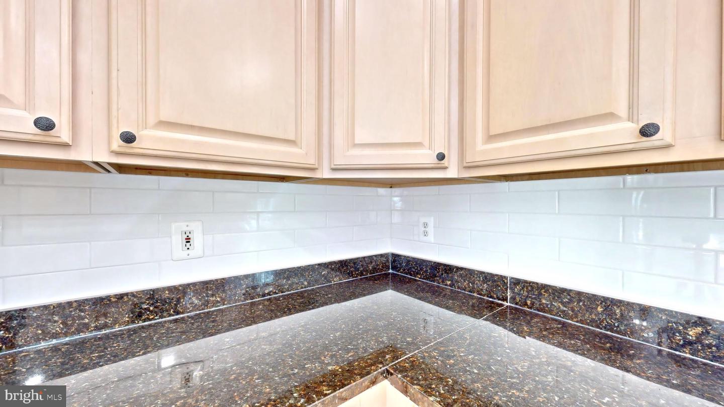 408 VIRGINIA AVE, ALEXANDRIA, Virginia 22302, 3 Bedrooms Bedrooms, ,3 BathroomsBathrooms,Residential,For sale,408 VIRGINIA AVE,VAAX2044040 MLS # VAAX2044040