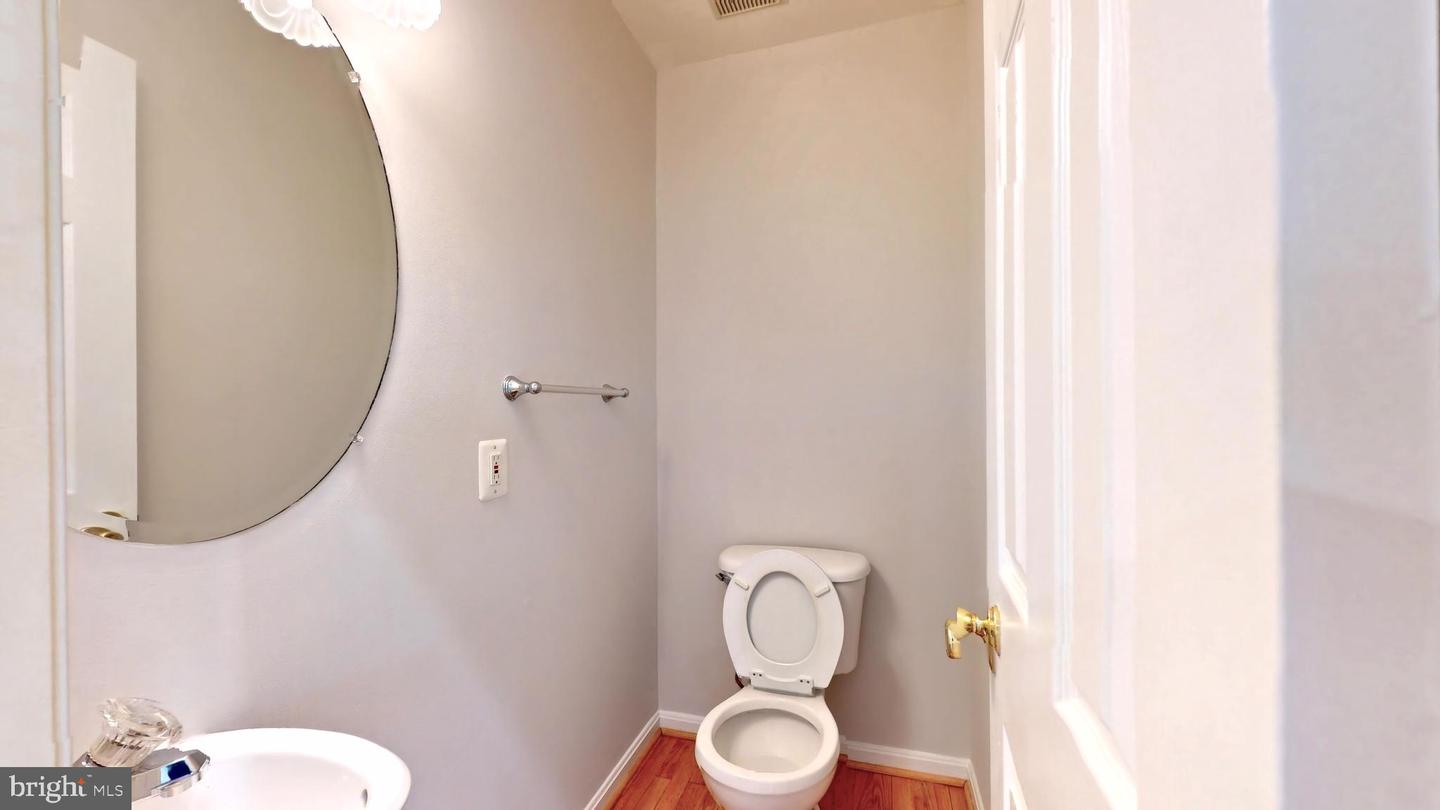 408 VIRGINIA AVE, ALEXANDRIA, Virginia 22302, 3 Bedrooms Bedrooms, ,3 BathroomsBathrooms,Residential,For sale,408 VIRGINIA AVE,VAAX2044040 MLS # VAAX2044040