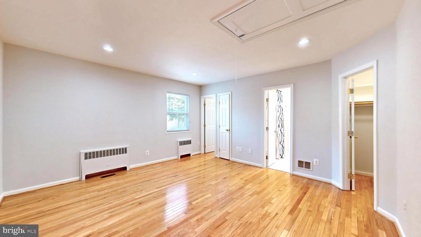 408 VIRGINIA AVE, ALEXANDRIA, Virginia 22302, 3 Bedrooms Bedrooms, ,3 BathroomsBathrooms,Residential,For sale,408 VIRGINIA AVE,VAAX2044040 MLS # VAAX2044040
