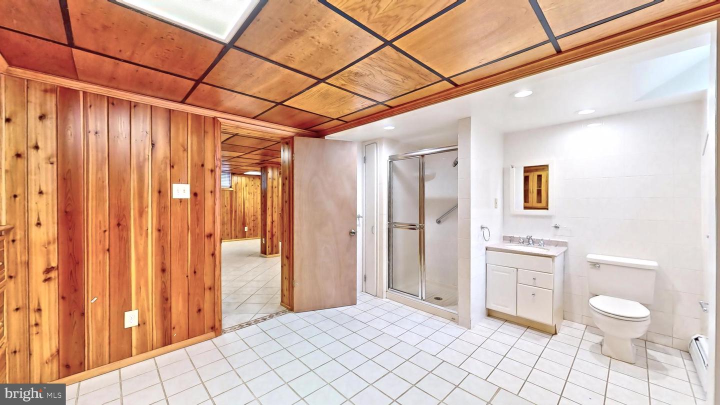 408 VIRGINIA AVE, ALEXANDRIA, Virginia 22302, 3 Bedrooms Bedrooms, ,3 BathroomsBathrooms,Residential,For sale,408 VIRGINIA AVE,VAAX2044040 MLS # VAAX2044040