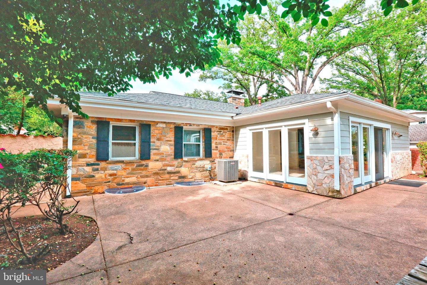 408 VIRGINIA AVE, ALEXANDRIA, Virginia 22302, 3 Bedrooms Bedrooms, ,3 BathroomsBathrooms,Residential,For sale,408 VIRGINIA AVE,VAAX2044040 MLS # VAAX2044040