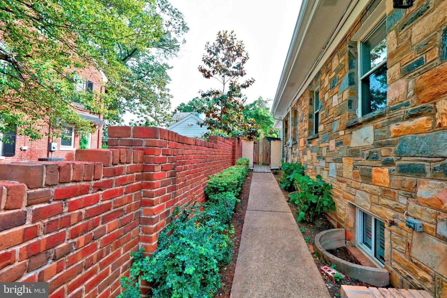 408 VIRGINIA AVE, ALEXANDRIA, Virginia 22302, 3 Bedrooms Bedrooms, ,3 BathroomsBathrooms,Residential,For sale,408 VIRGINIA AVE,VAAX2044040 MLS # VAAX2044040
