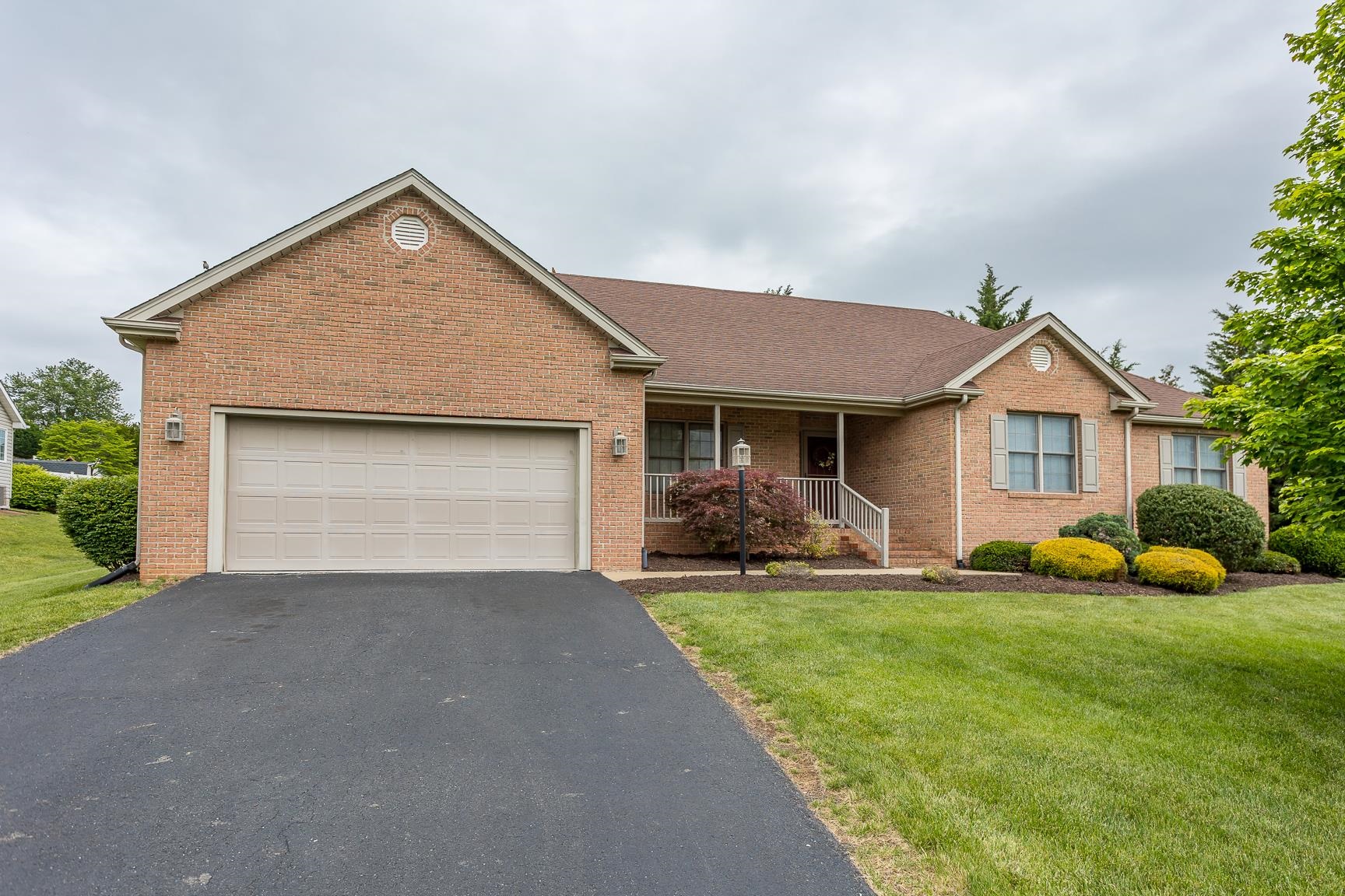 5 HIDDEN VALLEY CT, FISHERSVILLE, Virginia 22939, 3 Bedrooms Bedrooms, ,2 BathroomsBathrooms,Residential,5 HIDDEN VALLEY CT,664508 MLS # 664508