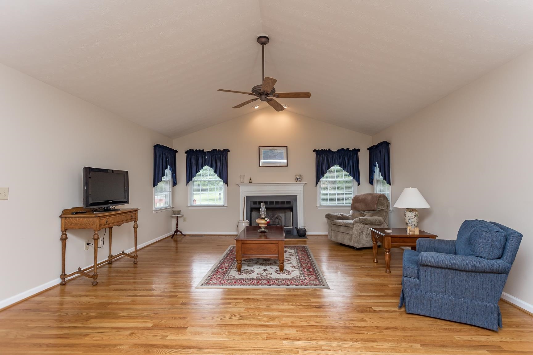 5 HIDDEN VALLEY CT, FISHERSVILLE, Virginia 22939, 3 Bedrooms Bedrooms, ,2 BathroomsBathrooms,Residential,5 HIDDEN VALLEY CT,664508 MLS # 664508