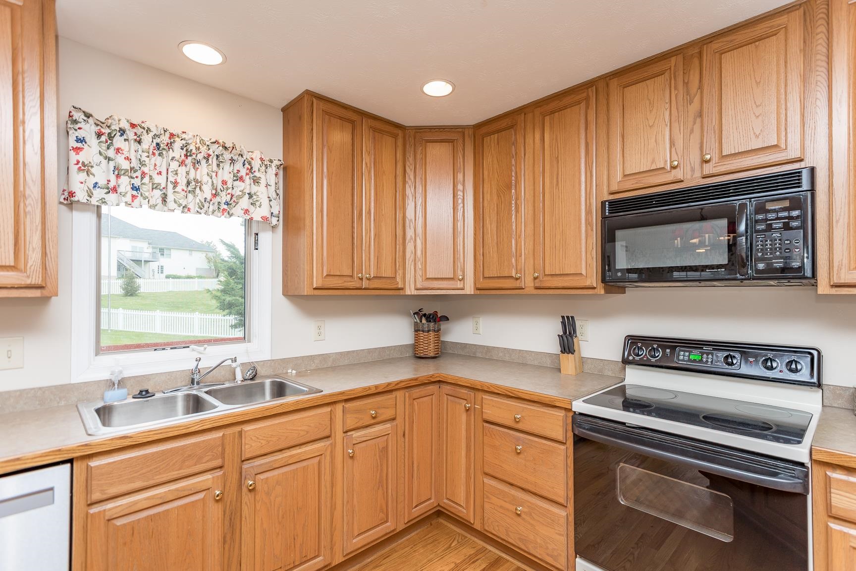 5 HIDDEN VALLEY CT, FISHERSVILLE, Virginia 22939, 3 Bedrooms Bedrooms, ,2 BathroomsBathrooms,Residential,5 HIDDEN VALLEY CT,664508 MLS # 664508