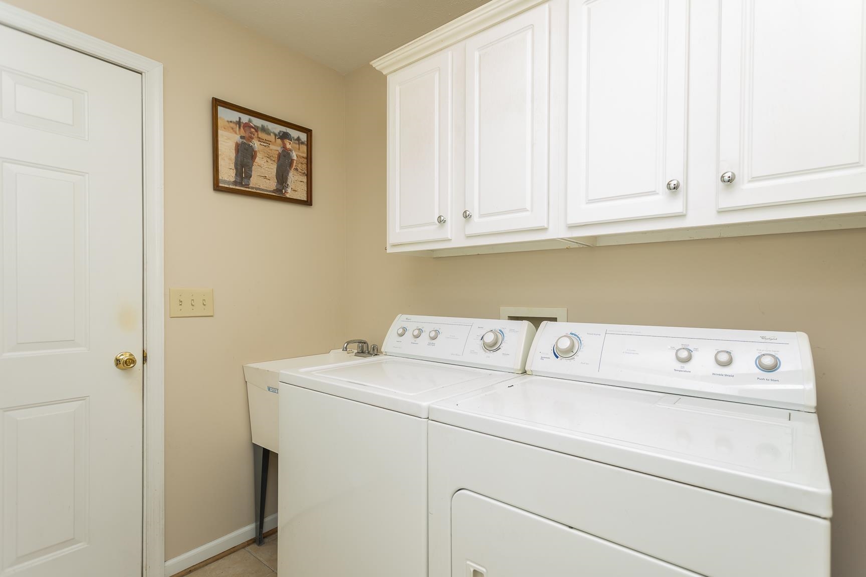 5 HIDDEN VALLEY CT, FISHERSVILLE, Virginia 22939, 3 Bedrooms Bedrooms, ,2 BathroomsBathrooms,Residential,5 HIDDEN VALLEY CT,664508 MLS # 664508