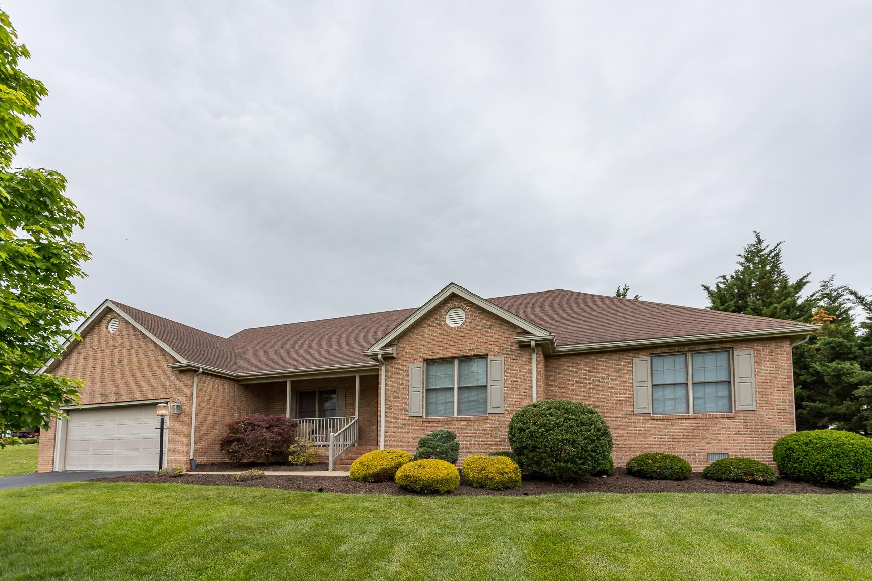 5 HIDDEN VALLEY CT, FISHERSVILLE, Virginia 22939, 3 Bedrooms Bedrooms, ,2 BathroomsBathrooms,Residential,5 HIDDEN VALLEY CT,664508 MLS # 664508