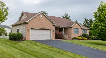 5 HIDDEN VALLEY CT, FISHERSVILLE, Virginia 22939, 3 Bedrooms Bedrooms, ,2 BathroomsBathrooms,Residential,5 HIDDEN VALLEY CT,664508 MLS # 664508