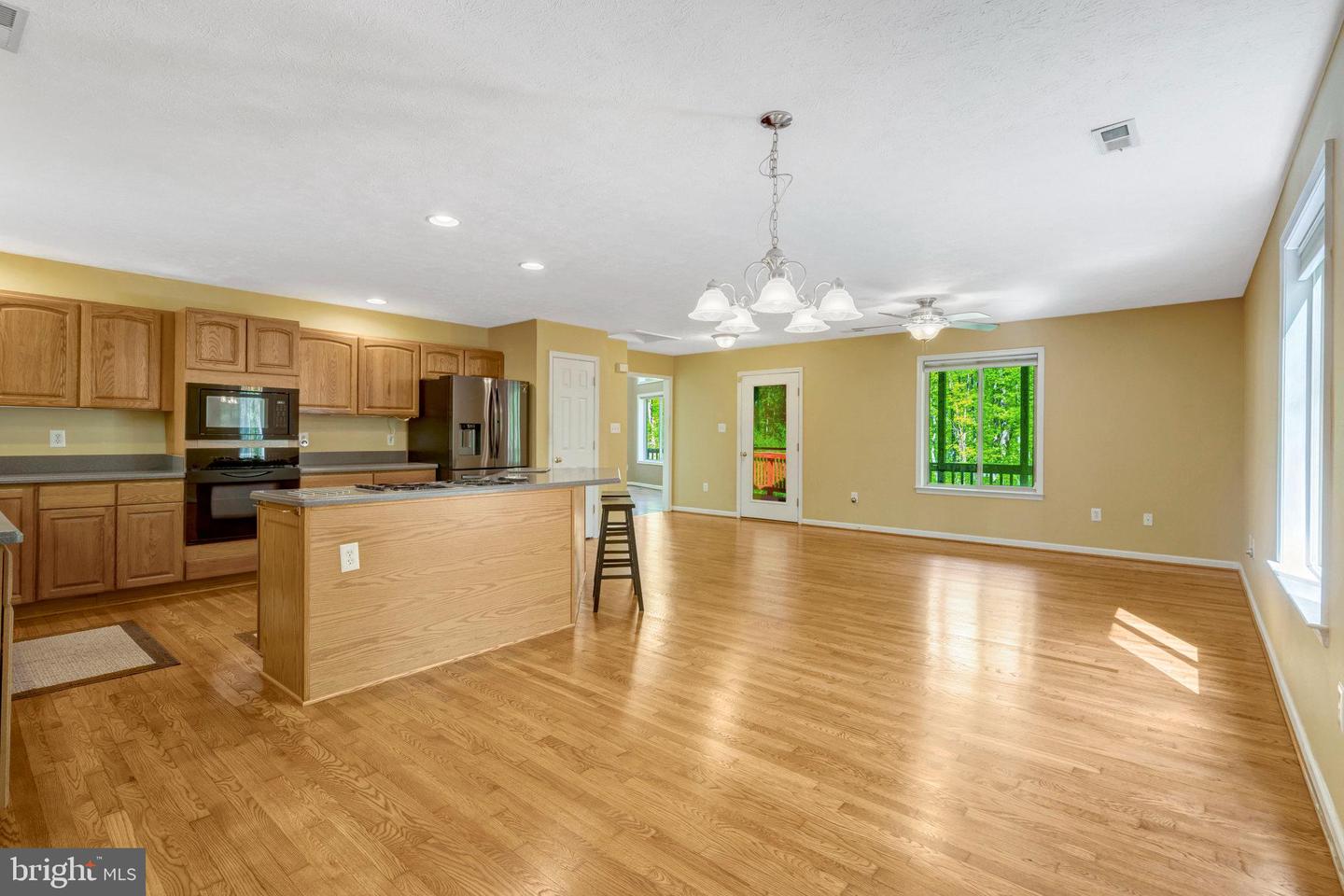 2942 FREEZELAND RD, LINDEN, Virginia 22642, 4 Bedrooms Bedrooms, ,3 BathroomsBathrooms,Residential,For sale,2942 FREEZELAND RD,VAWR2010896 MLS # VAWR2010896