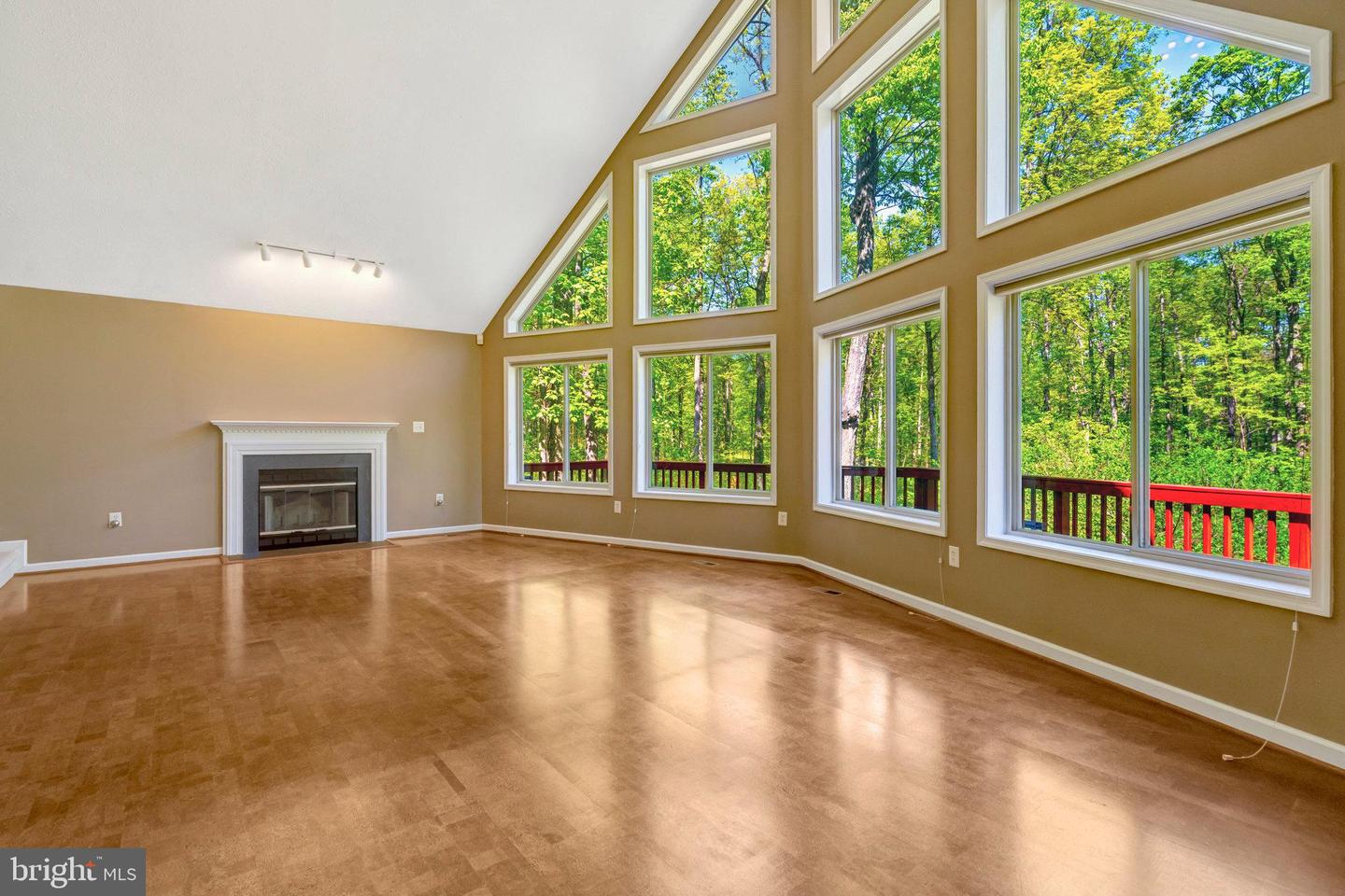 2942 FREEZELAND RD, LINDEN, Virginia 22642, 4 Bedrooms Bedrooms, ,3 BathroomsBathrooms,Residential,For sale,2942 FREEZELAND RD,VAWR2010896 MLS # VAWR2010896