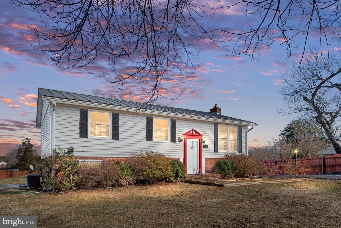 348 POPLAR RD, FREDERICKSBURG, Virginia 22406, 4 Bedrooms Bedrooms, ,2 BathroomsBathrooms,Residential,For sale,348 POPLAR RD,VAST2037828 MLS # VAST2037828