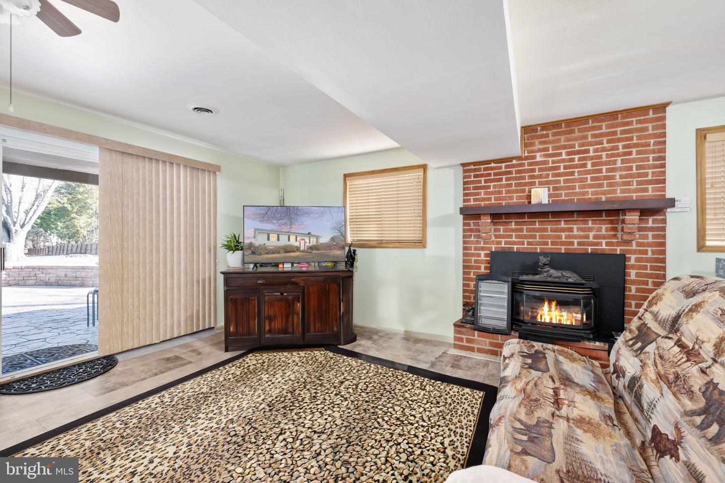 348 POPLAR RD, FREDERICKSBURG, Virginia 22406, 4 Bedrooms Bedrooms, ,2 BathroomsBathrooms,Residential,For sale,348 POPLAR RD,VAST2037828 MLS # VAST2037828