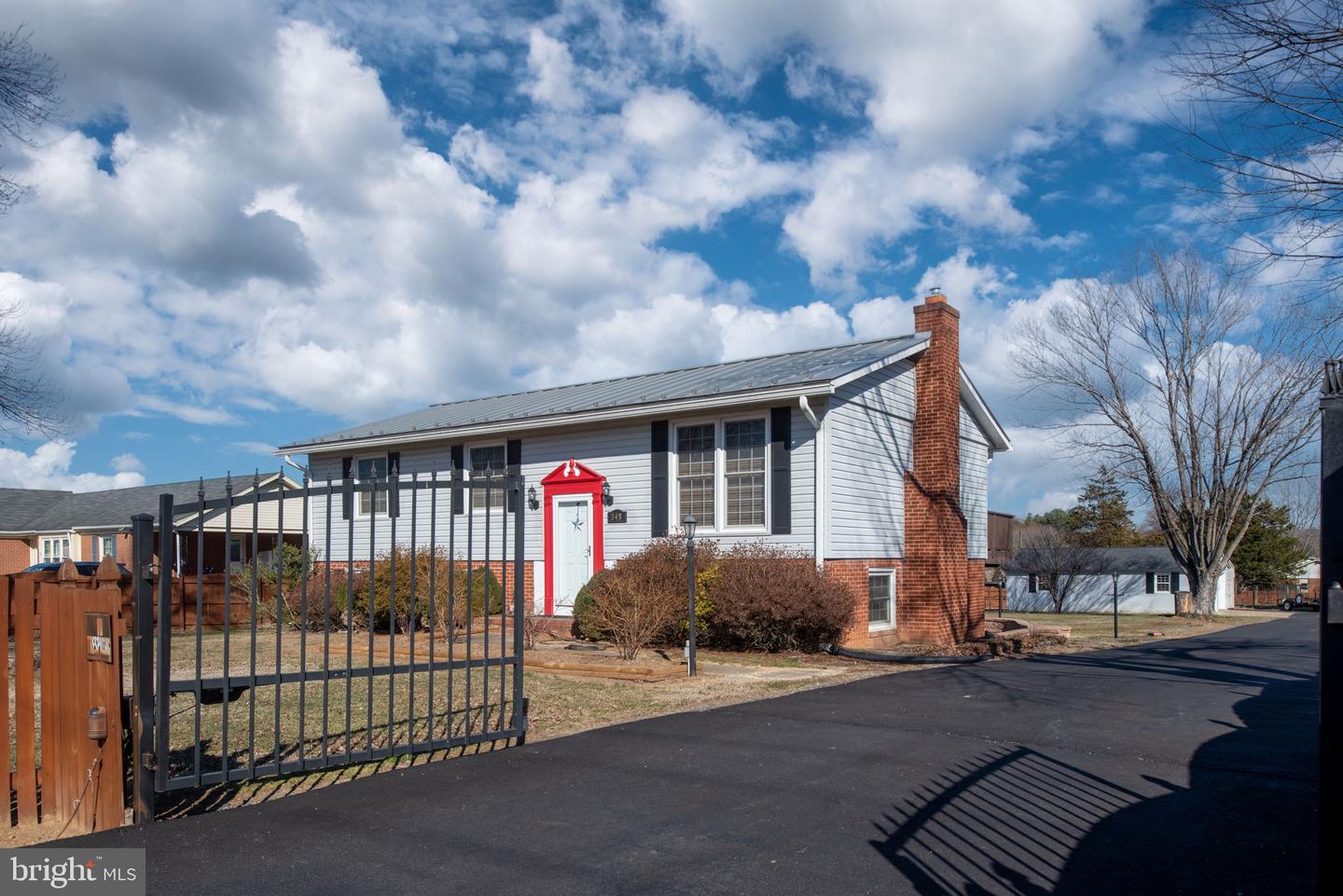 348 POPLAR RD, FREDERICKSBURG, Virginia 22406, 4 Bedrooms Bedrooms, ,2 BathroomsBathrooms,Residential,For sale,348 POPLAR RD,VAST2037828 MLS # VAST2037828