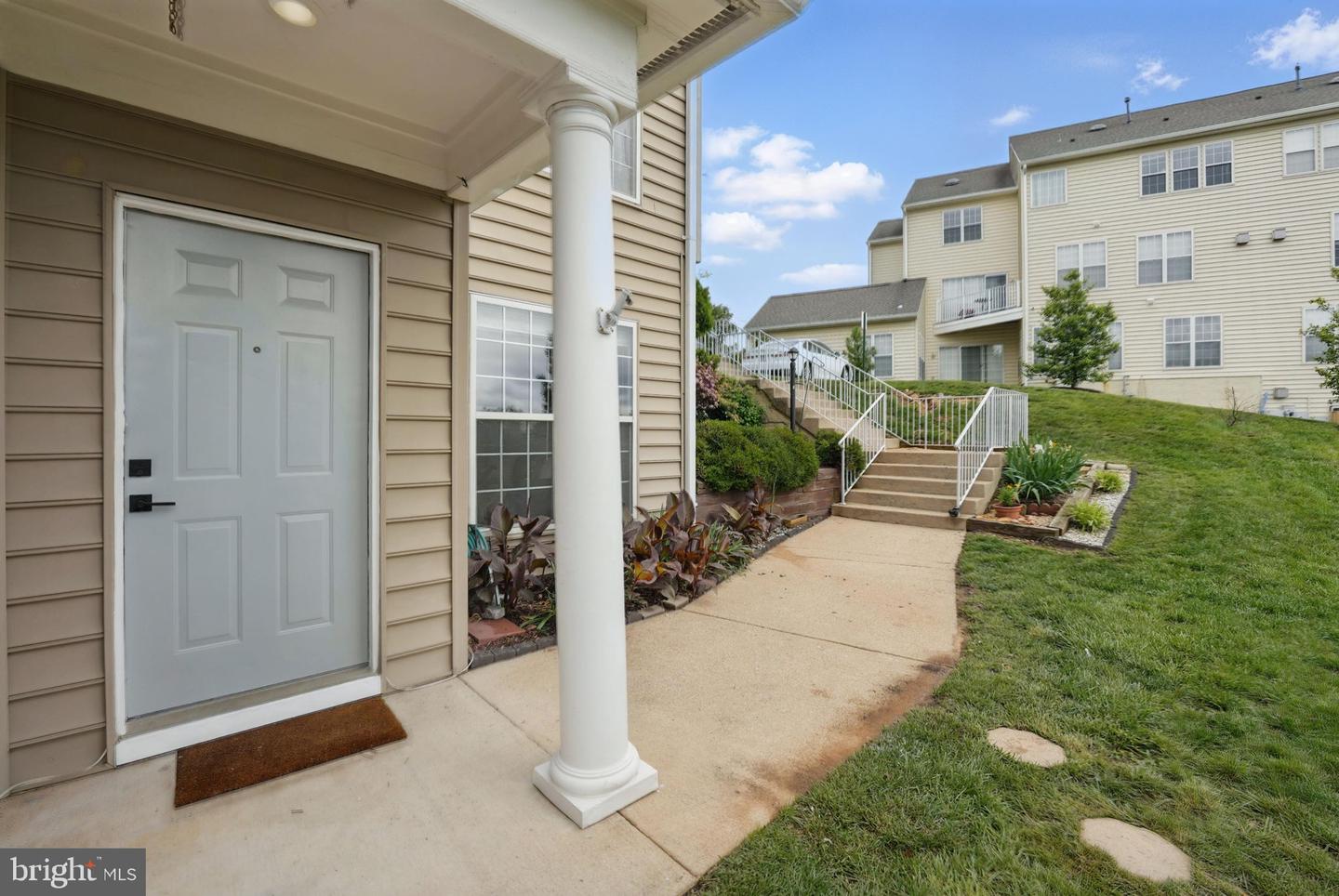 6339 EAGLE RIDGE LN #52, ALEXANDRIA, Virginia 22312, 2 Bedrooms Bedrooms, ,2 BathroomsBathrooms,Residential,For sale,6339 EAGLE RIDGE LN #52,VAFX2234312 MLS # VAFX2234312