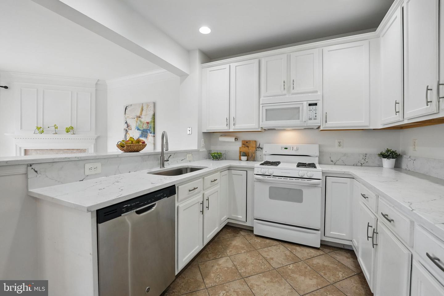 6339 EAGLE RIDGE LN #52, ALEXANDRIA, Virginia 22312, 2 Bedrooms Bedrooms, ,2 BathroomsBathrooms,Residential,For sale,6339 EAGLE RIDGE LN #52,VAFX2234312 MLS # VAFX2234312