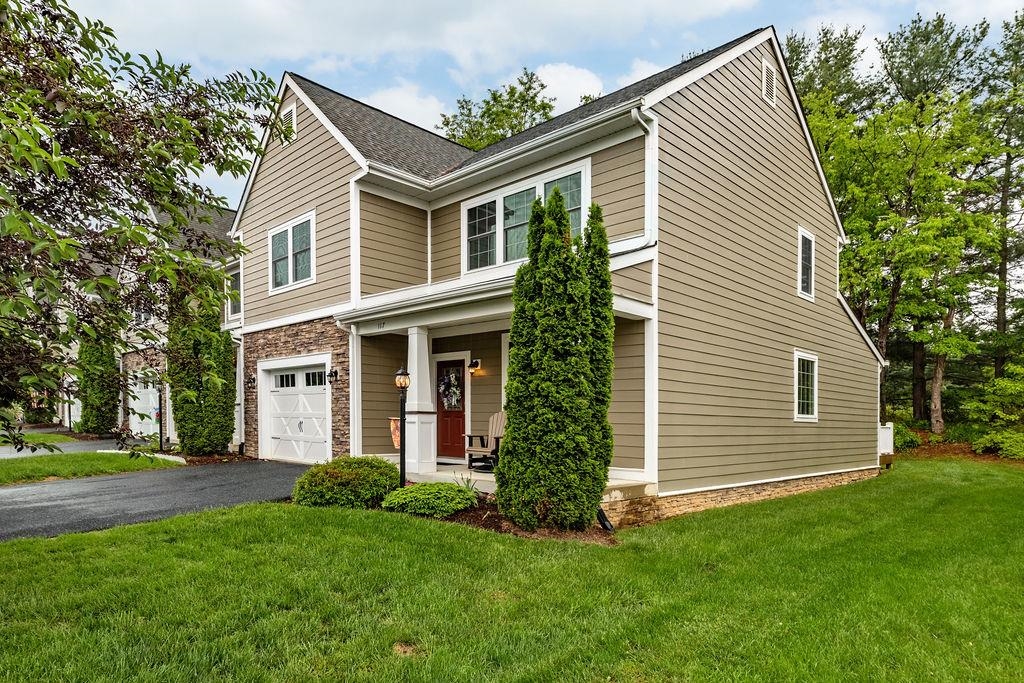117 VILLA VIEW DR, STAUNTON, Virginia 24401, 3 Bedrooms Bedrooms, ,2 BathroomsBathrooms,Residential,117 VILLA VIEW DR,664527 MLS # 664527