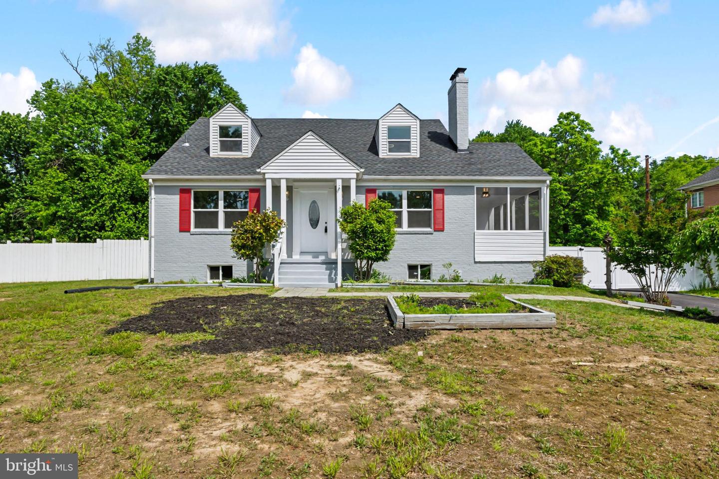 2416 SHERWOOD HALL LN, ALEXANDRIA, Virginia 22306, 5 Bedrooms Bedrooms, ,3 BathroomsBathrooms,Residential,For sale,2416 SHERWOOD HALL LN,VAFX2234904 MLS # VAFX2234904