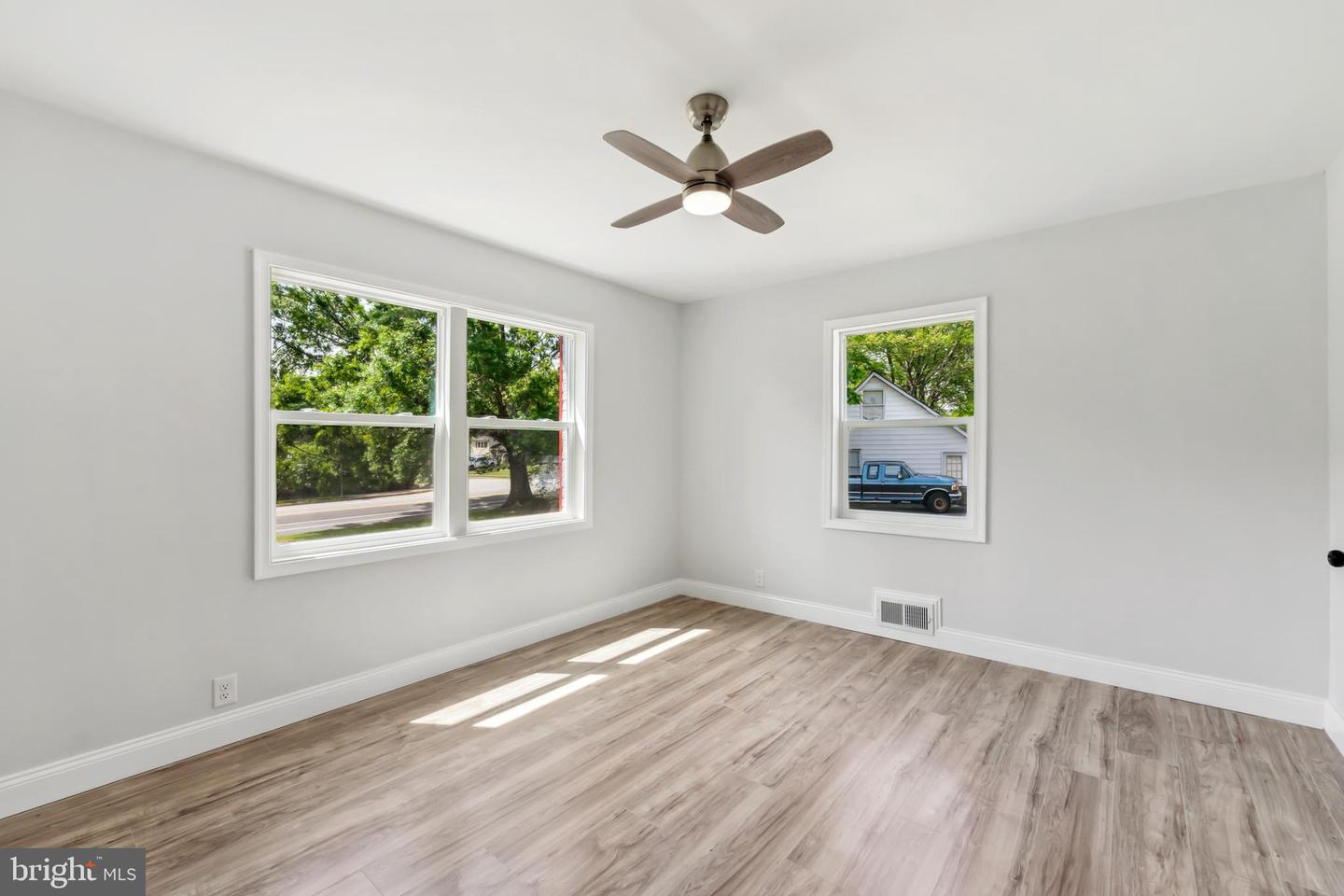 2416 SHERWOOD HALL LN, ALEXANDRIA, Virginia 22306, 5 Bedrooms Bedrooms, ,3 BathroomsBathrooms,Residential,For sale,2416 SHERWOOD HALL LN,VAFX2234904 MLS # VAFX2234904